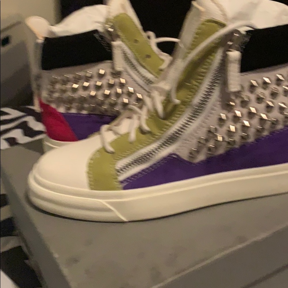 Worn Once - Picture 4 of 5